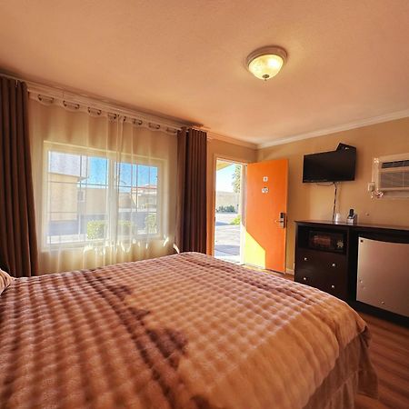 Royal Inn And Suites Hemet Exterior foto
