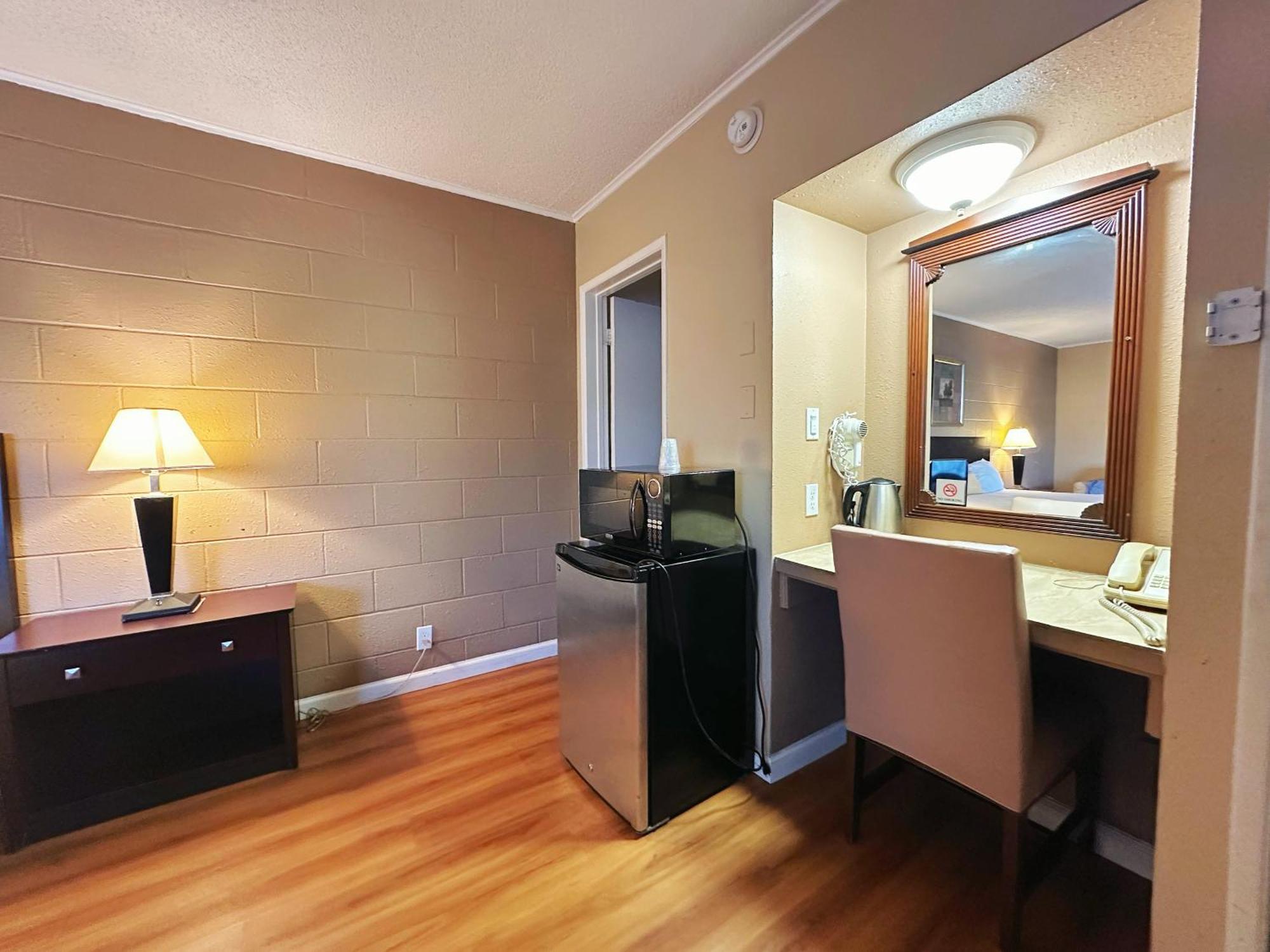 Royal Inn And Suites Hemet Exterior foto