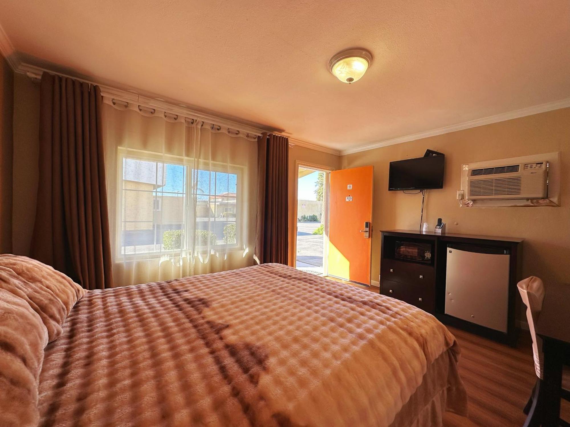 Royal Inn And Suites Hemet Exterior foto