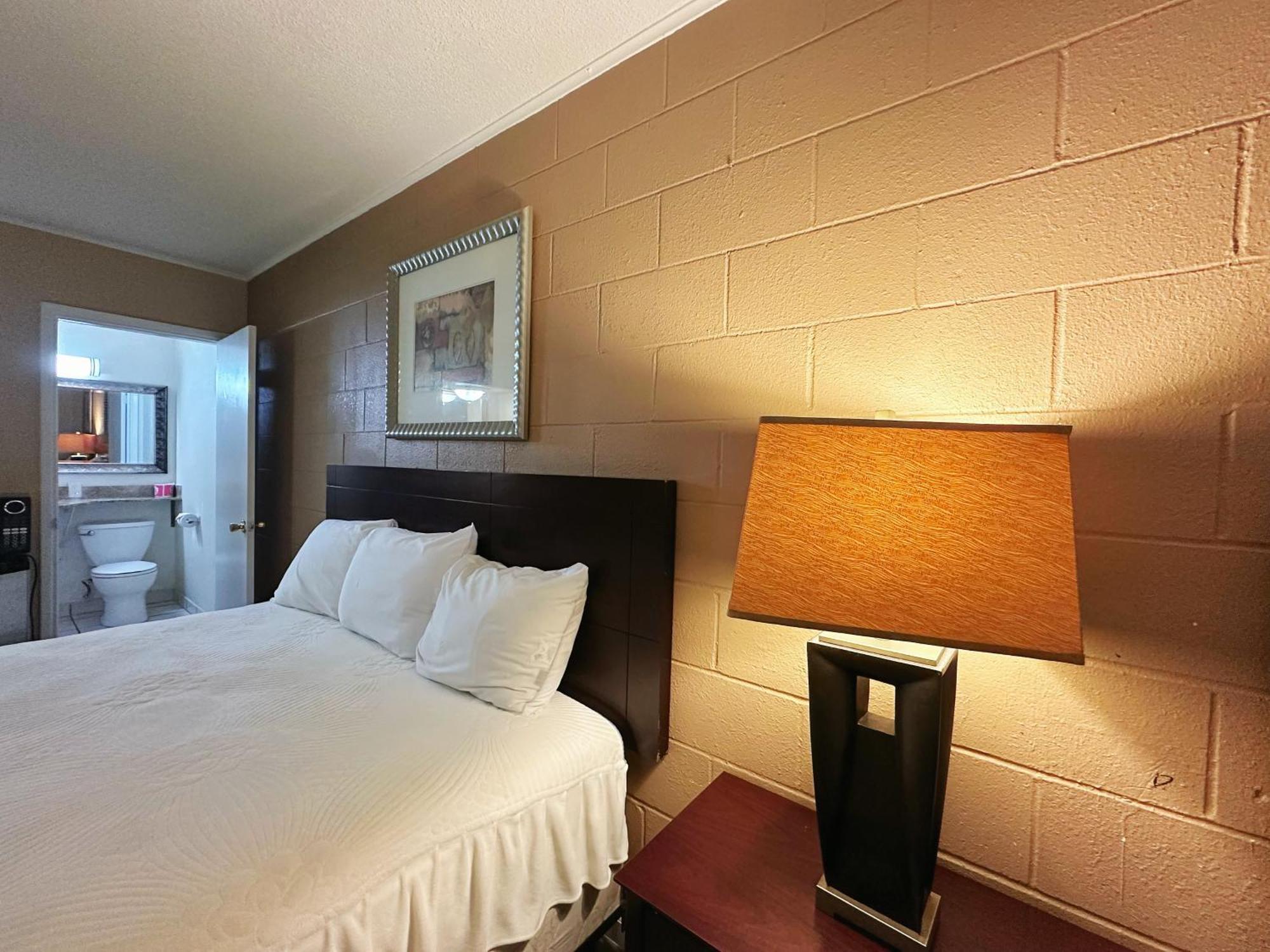 Royal Inn And Suites Hemet Exterior foto